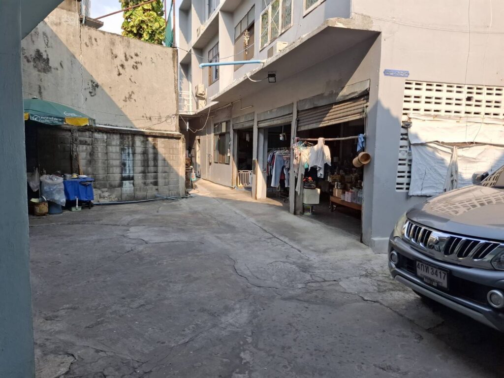 ขาย ที่ดินพร้อมสิ่งปลูกสร้าง 99 ตร.ว. ใกล้ ซ.เจริญกรุง80 ใกล้เอเซีย ทีค เยื้องโรงแรมทองธารา - Image 4